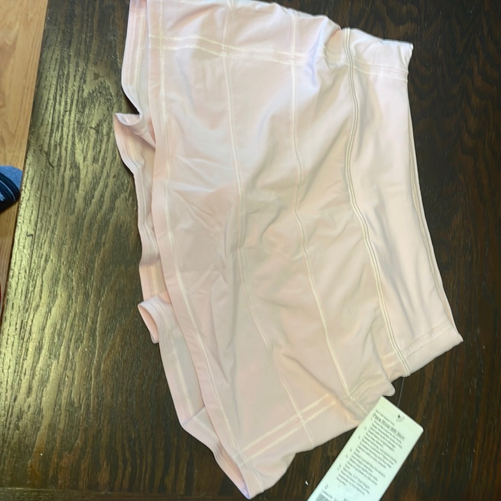 pink Lulu lemon skirt, tags still on